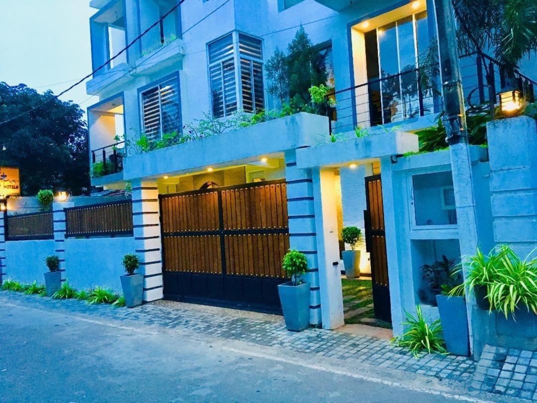 8 Plus Motels Negombo Eksteriør bilde