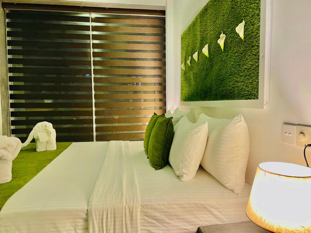 8 Plus Motels Negombo Eksteriør bilde
