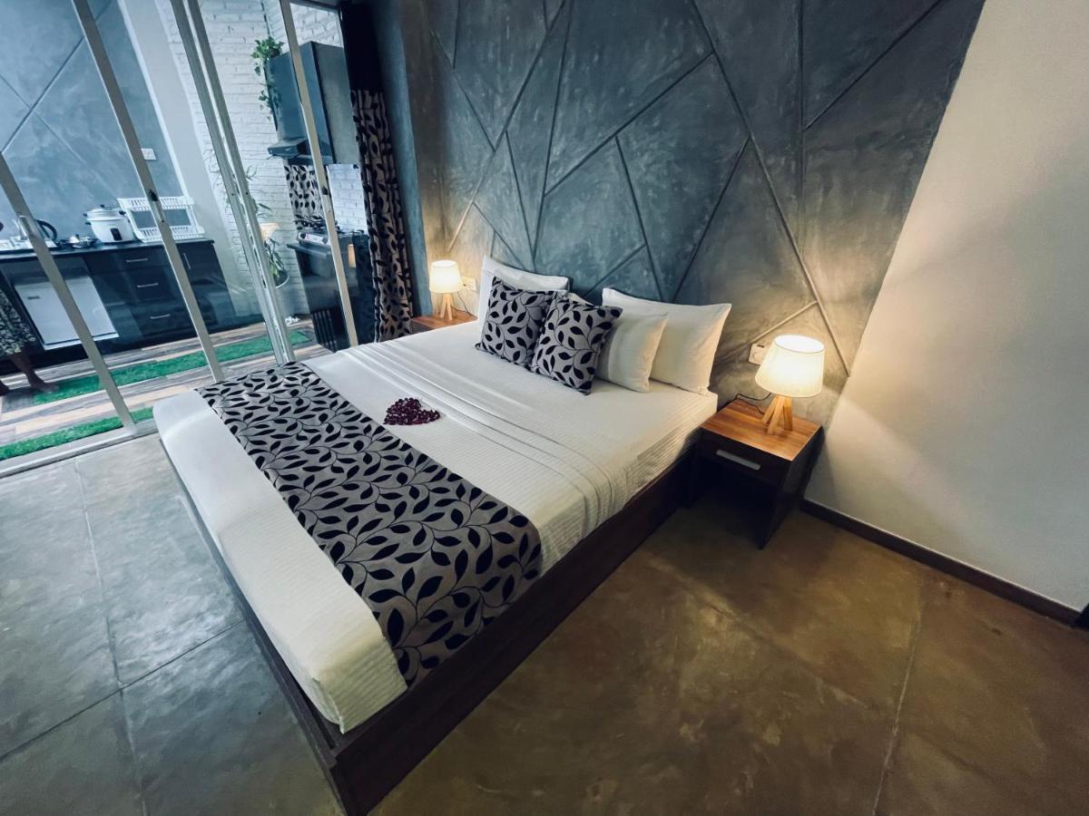 8 Plus Motels Negombo Eksteriør bilde
