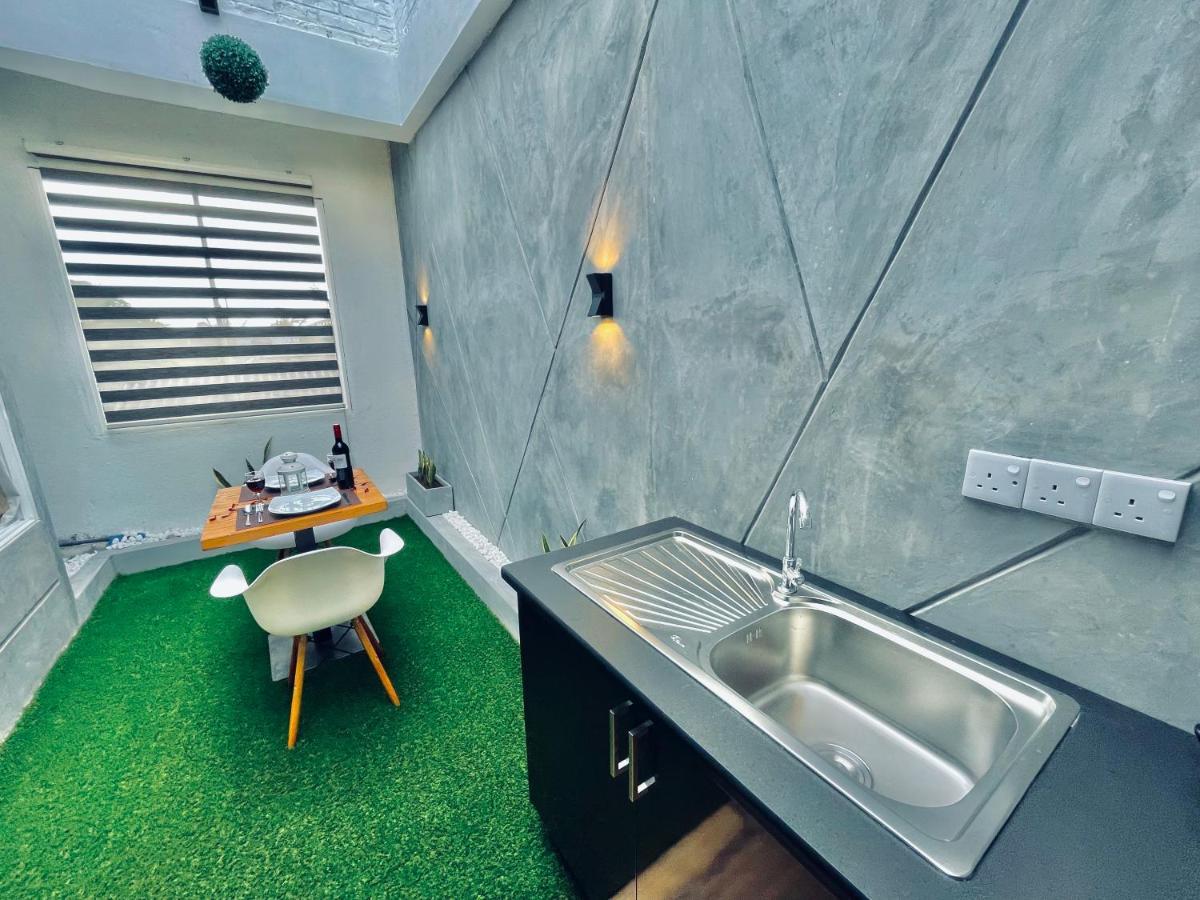 8 Plus Motels Negombo Eksteriør bilde