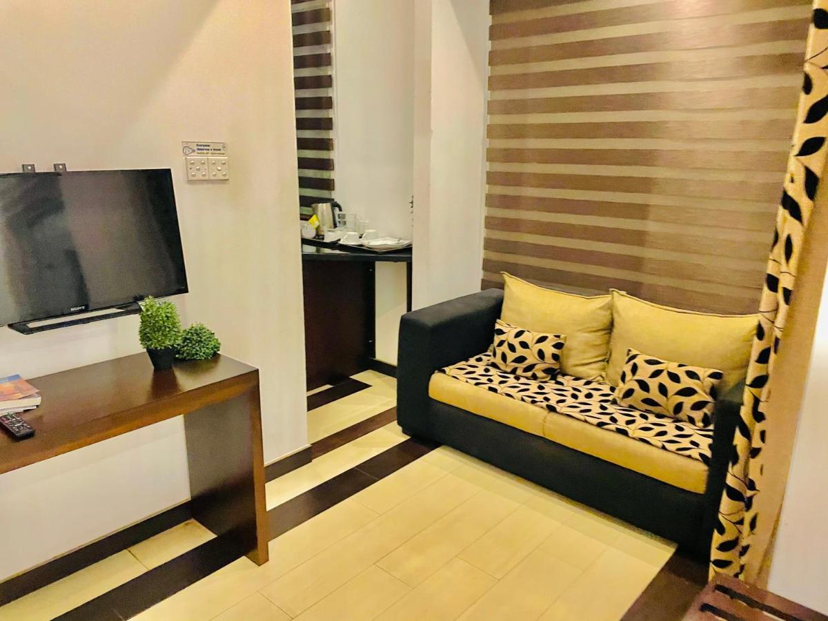 8 Plus Motels Negombo Eksteriør bilde