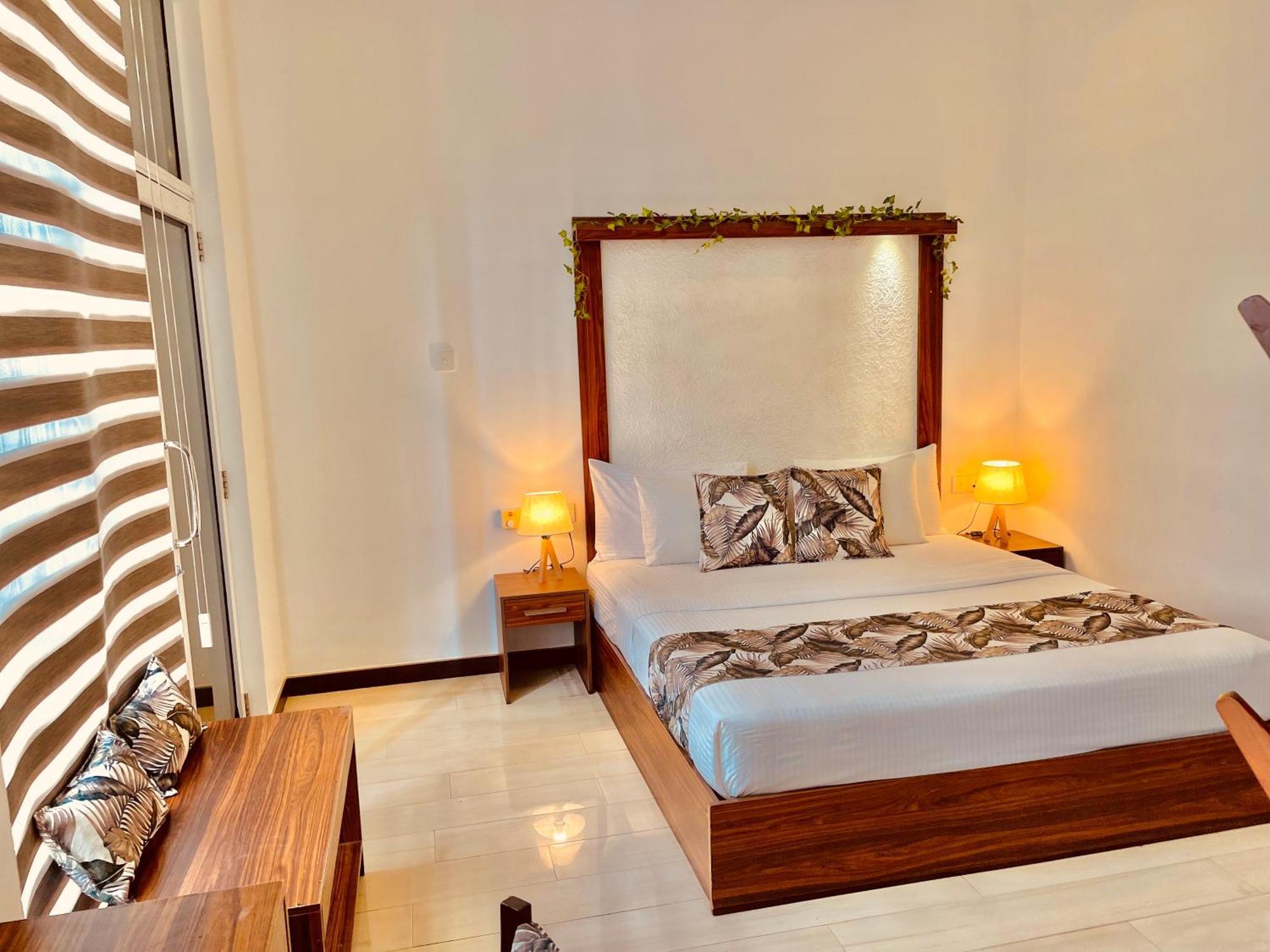 8 Plus Motels Negombo Eksteriør bilde