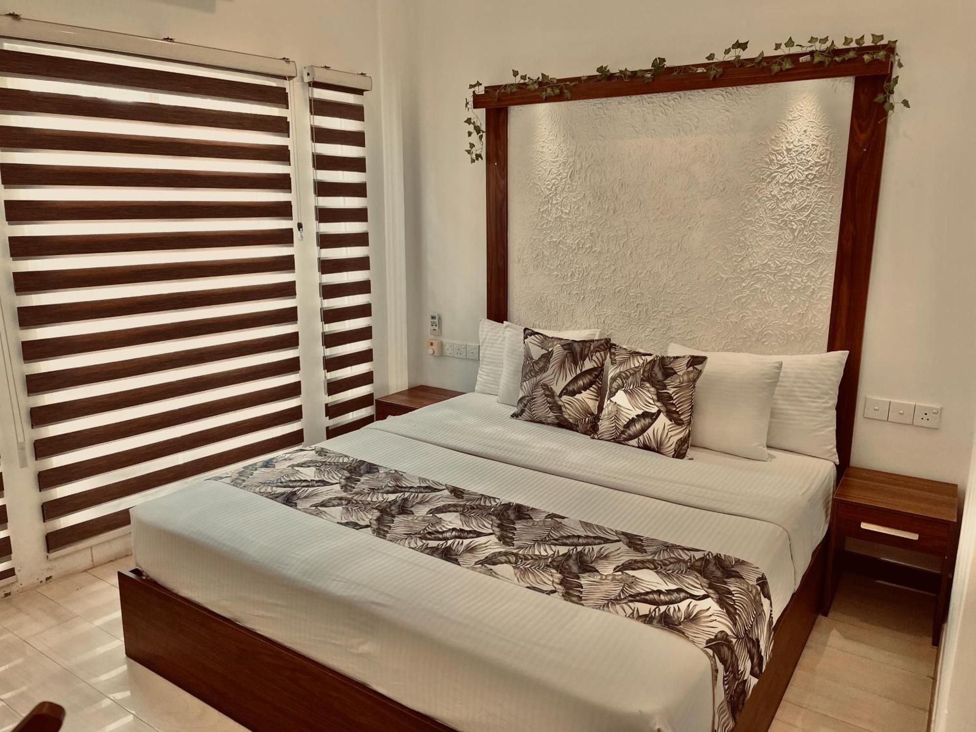 8 Plus Motels Negombo Eksteriør bilde