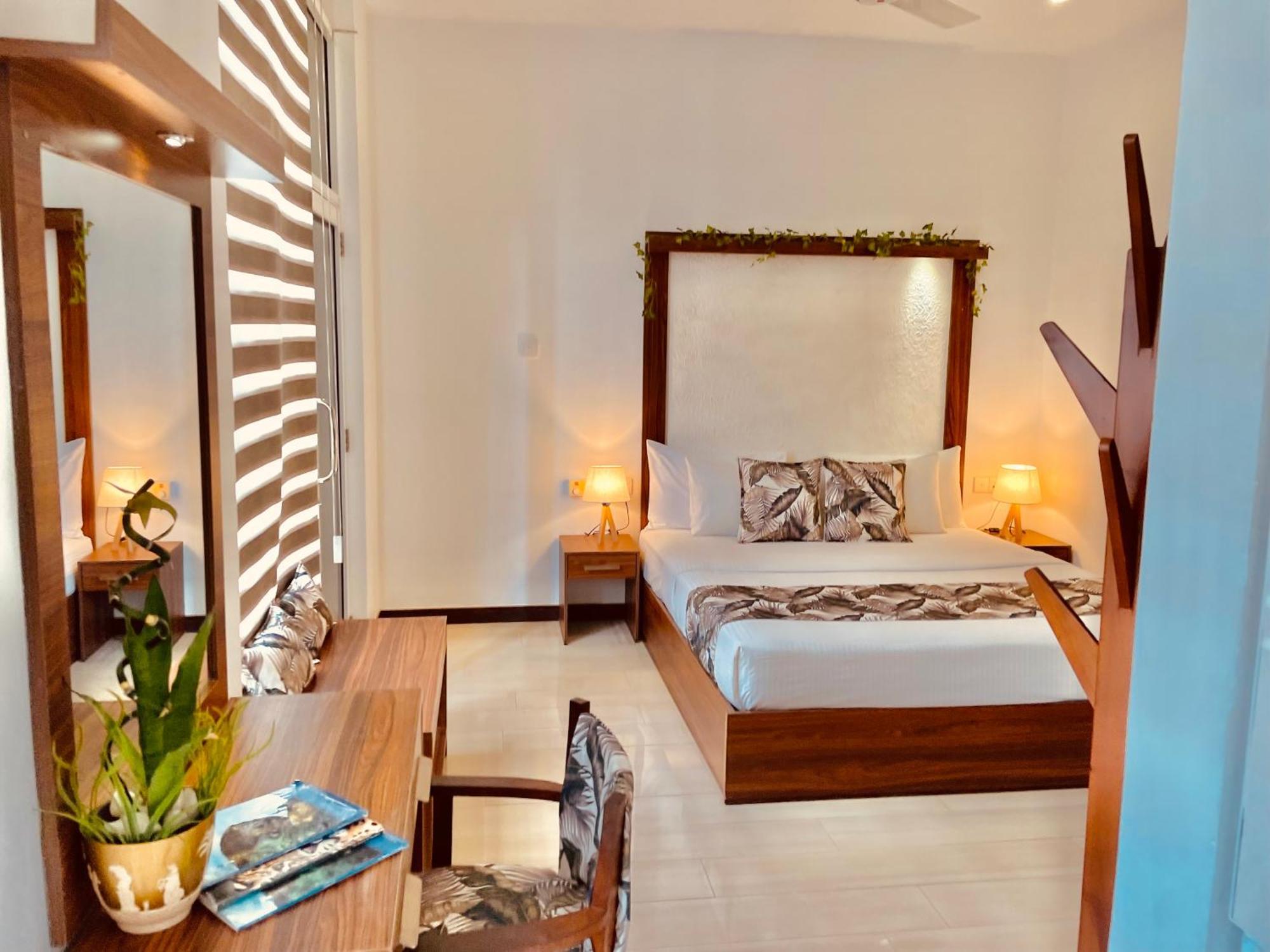 8 Plus Motels Negombo Eksteriør bilde