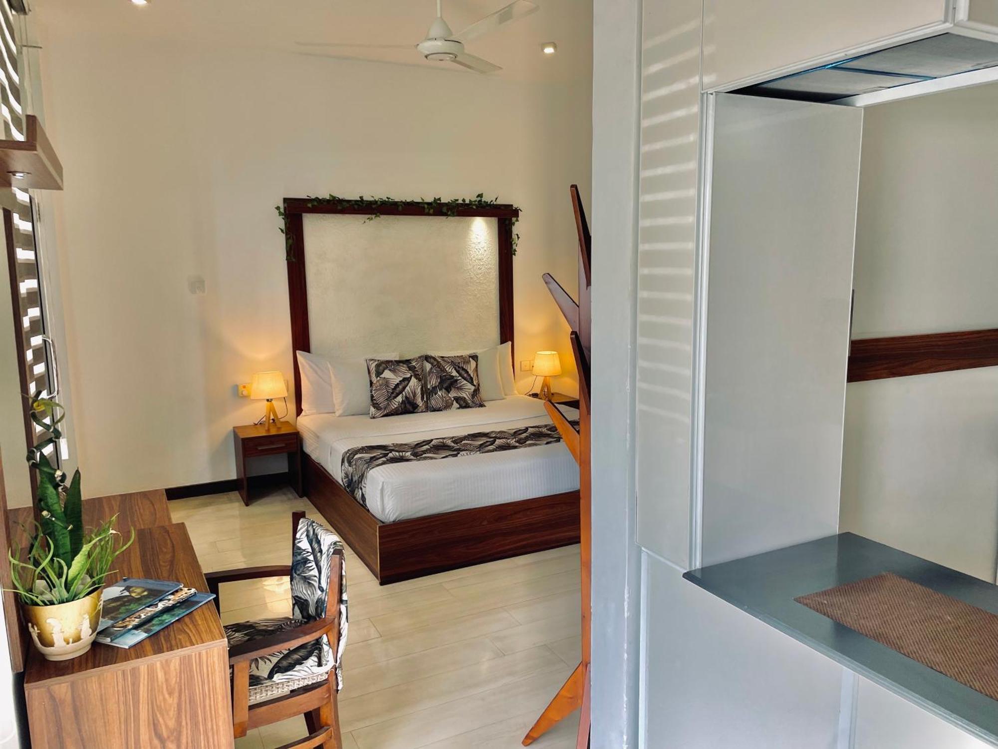 8 Plus Motels Negombo Eksteriør bilde
