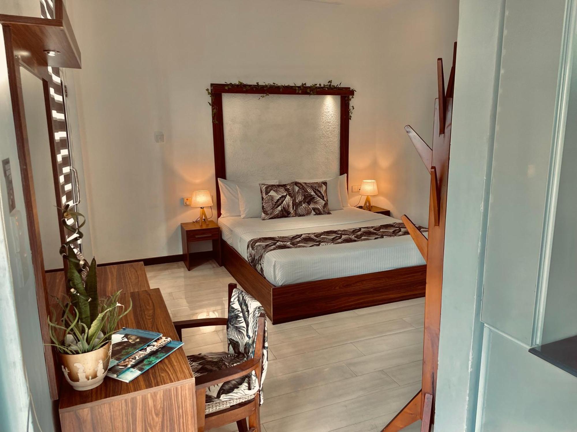 8 Plus Motels Negombo Eksteriør bilde