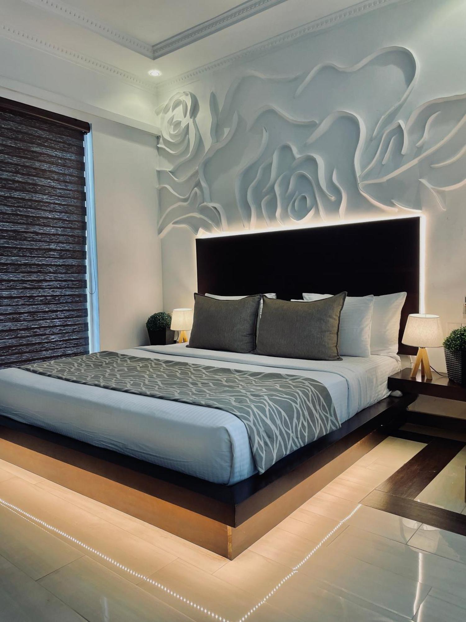 8 Plus Motels Negombo Eksteriør bilde