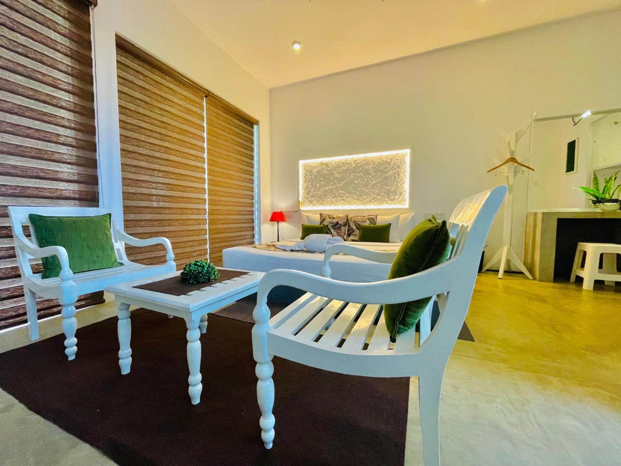 8 Plus Motels Negombo Eksteriør bilde