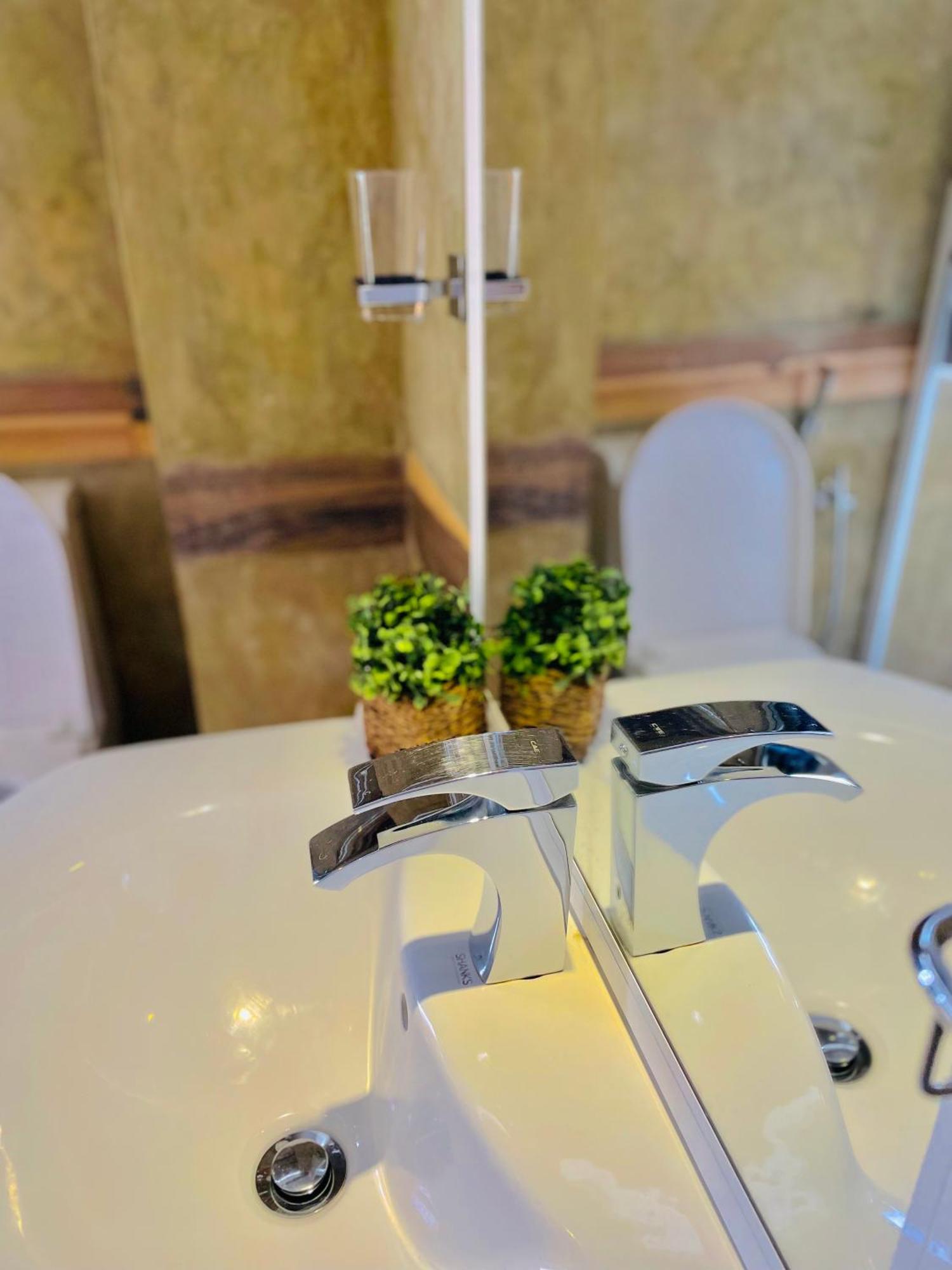 8 Plus Motels Negombo Eksteriør bilde